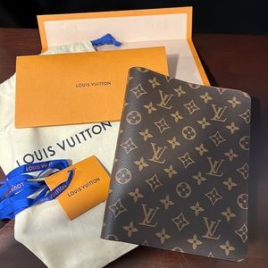 NWT Louis Vuitton Desk Agenda